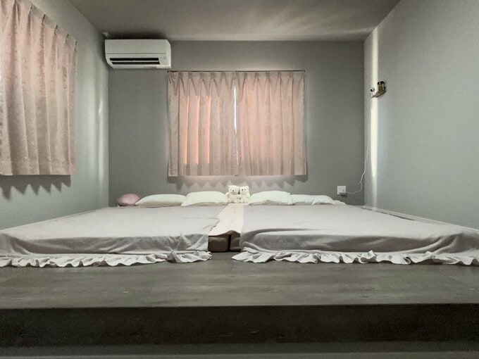 寝室の小上がり部分