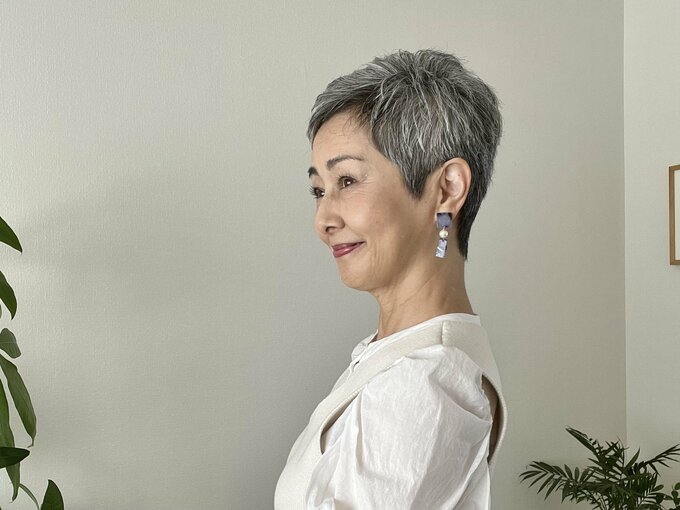 グレイヘア歴10年の池田まき子さん