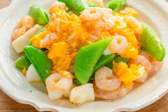 シーフードと卵の春色中華炒め