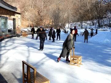 冬の軽井沢旅行がアツい理由。子連れで楽しい秘密基地ホテルも登場