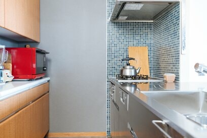 60代、3人で52平米の家で「小さく暮らす」。ベッドやタンス、ないと困るものはなかった 