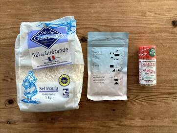 カルディの燻製風味塩がポテトに合う！料理が変わる“塩”の選び方