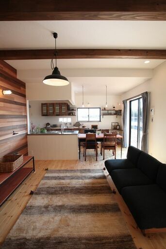 キッチンの対面にリビングがくるレイアウト