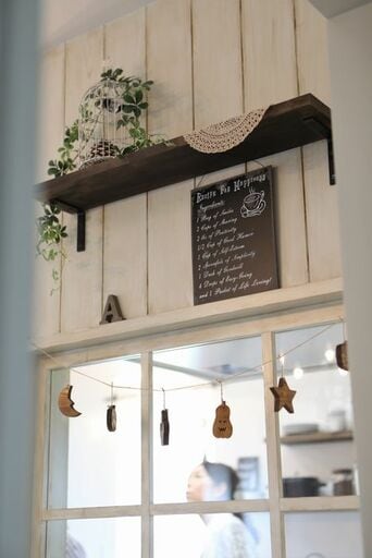 ダイニング側はディスプレイを楽しむスペースに