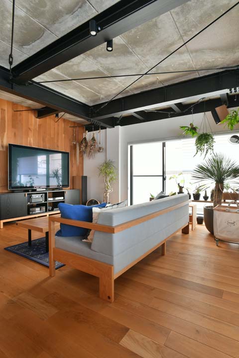 ナラ無垢フローリングの床