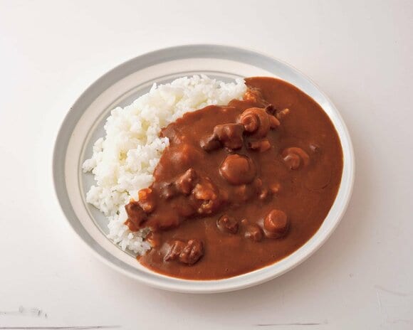 フォン・ド・ボーディナーカレーレトルト中辛を盛りつけた様子