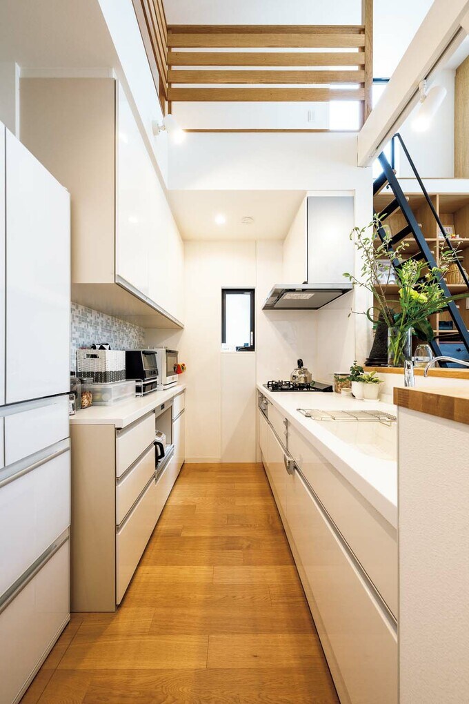 白を基調としたキッチン