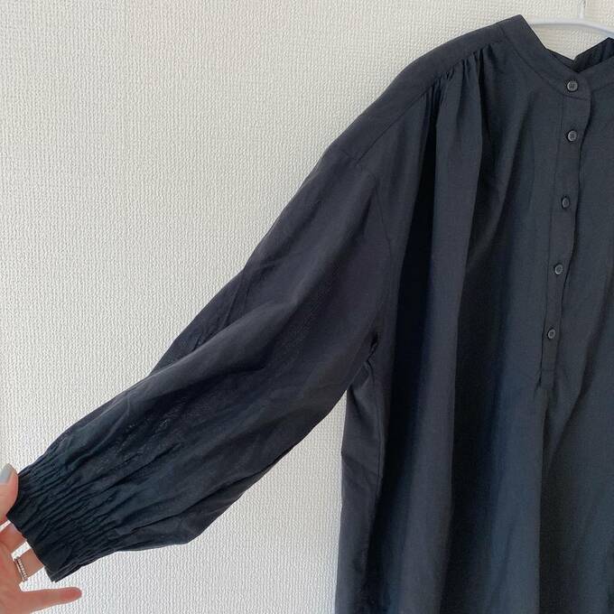 袖口の部分はシャーリングゴム仕様