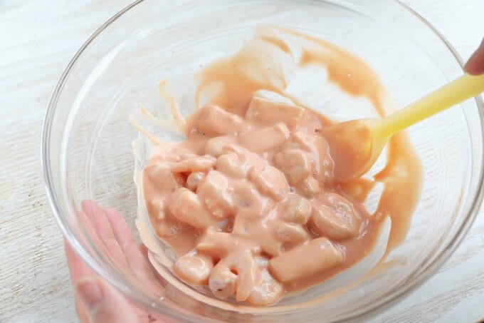 オーロラソースを混ぜる