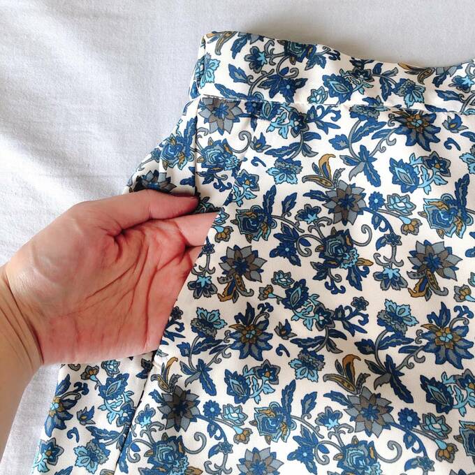 両脇にポケット