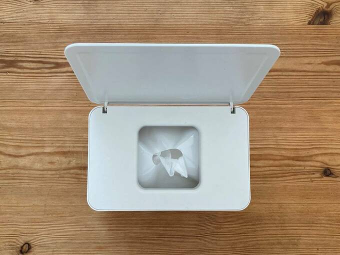 ポリプロピレンウェットシートケースの中にウェットティッシューをセットしてある様子