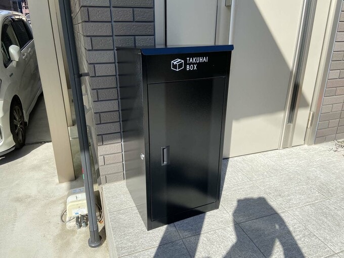 宅配ボックスと玄関