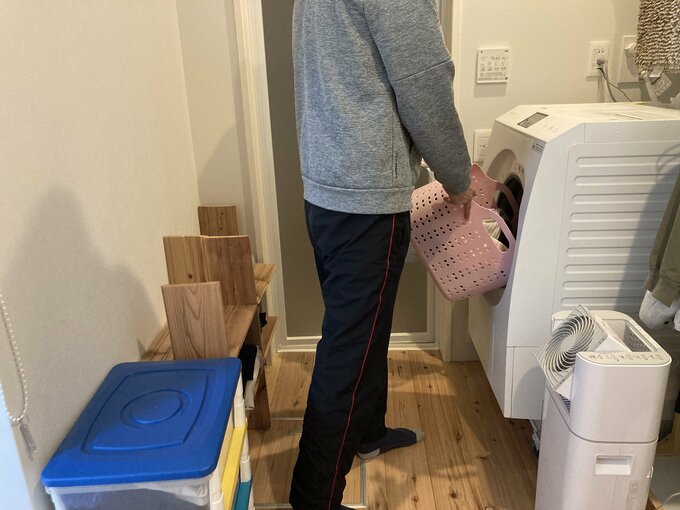 ほぼ動くことなく、洗濯機に汚れ物を放り込める