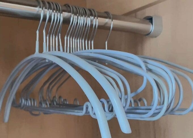 余った大量のハンガー