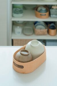 木箱に茶碗・汁椀をおしゃれにセット