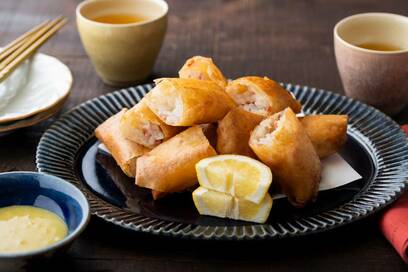 春巻きの具にあのフルーツが意外な相性！マヨソースでごちそうに