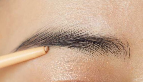 コンシーラーで整える