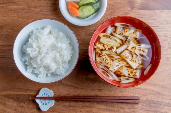 食卓を整えるときに便利な小物、それは箸置き。