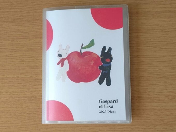 ホルダーとダイアリー手帳