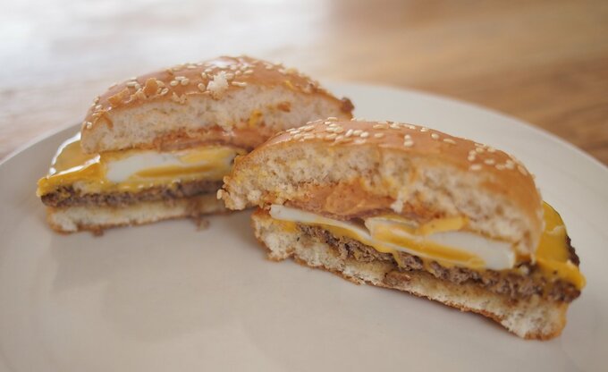 チーズ月見バーガー中身