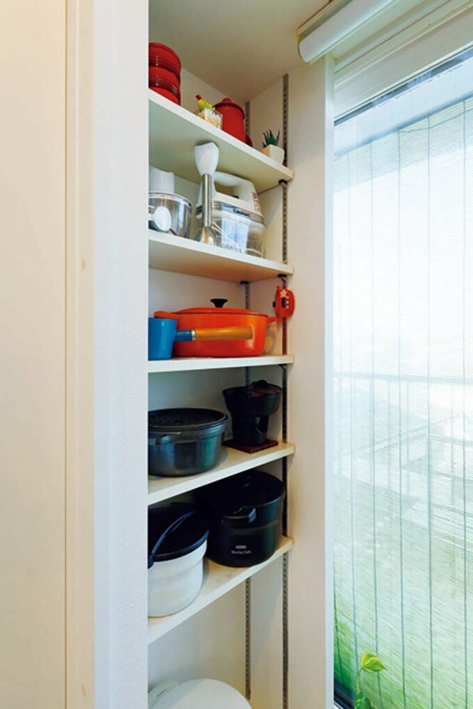 デッドスペースをオープン棚として活用