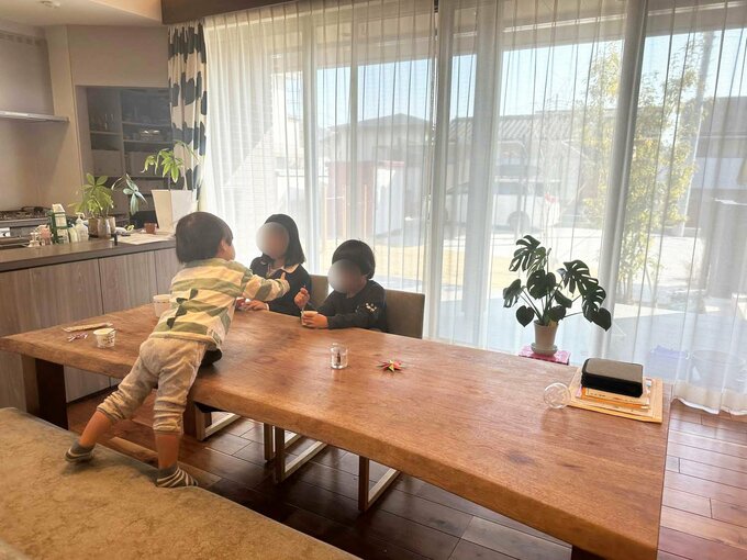 いつも人が集まるダイニングスペース