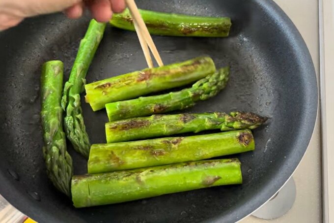 グリーンアスパラのエチュベ