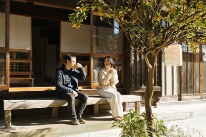 開放的な古民家リノベと無垢の木の新築。青梅に移住して実現した理想の住まい