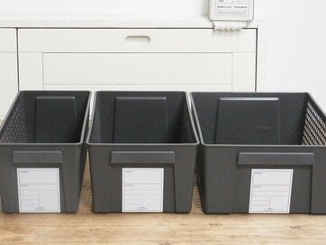 100円に見えない！玄関収納が「ブラックトリムバスケット」で完璧に