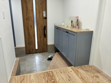 家づくりで「おしゃれな玄関」にこだわって後悔…住んで気づいた、まさかの落とし穴