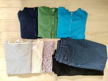 春の「一軍服が9着」の50代ミニマリスト。出番の少ない服を減らせたコツ3つ