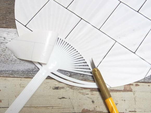 カッターは新しい刃に替えておくとスムーズに切れる