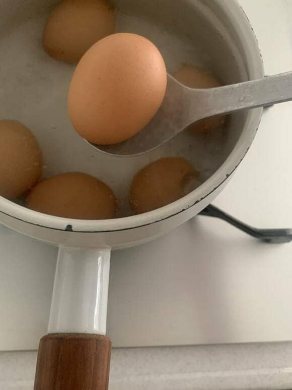 お鍋に卵