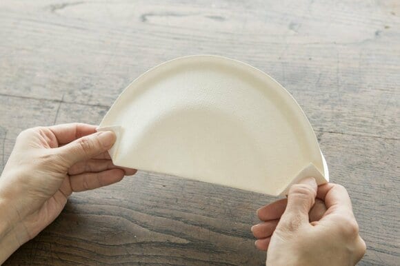 必要なのは紙皿とリボンだけ! 紙皿ラッピングで市販のお菓子をワンランクアップ