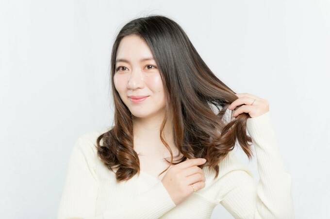 カールを広げるようにほぐす