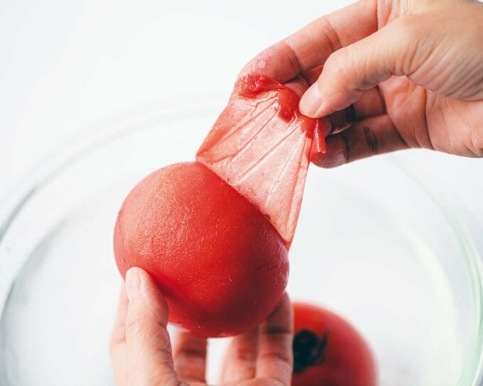 水に浸すと皮がつるり!