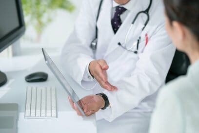 50代で大腸がんになった妻。今までどおり浮気する夫に初めて抱く感情：セックスレス・聡美さんの場合1