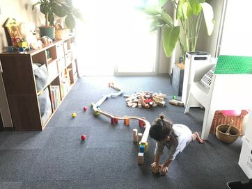 タイルカーペットをDIY。コルクマットより快適！な理由