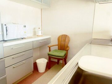 50代ひとり暮らし、1SLDKの家に「ゴミ箱は1つでいい」理由。長時間過ごすリビングもゴミ箱は不要