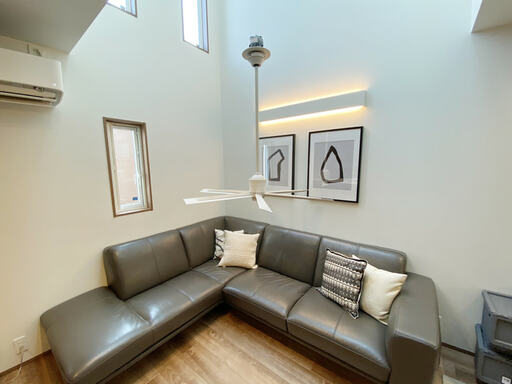 シーリングファンのあるリビング