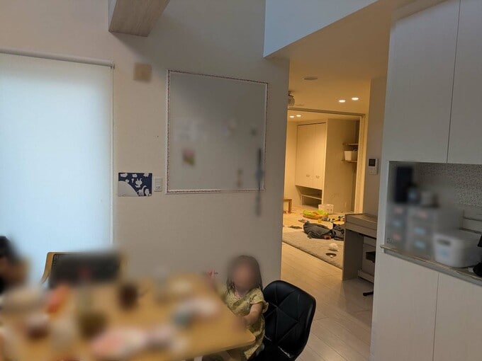 食卓とリビング