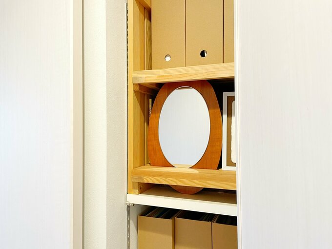 収納の中の鏡