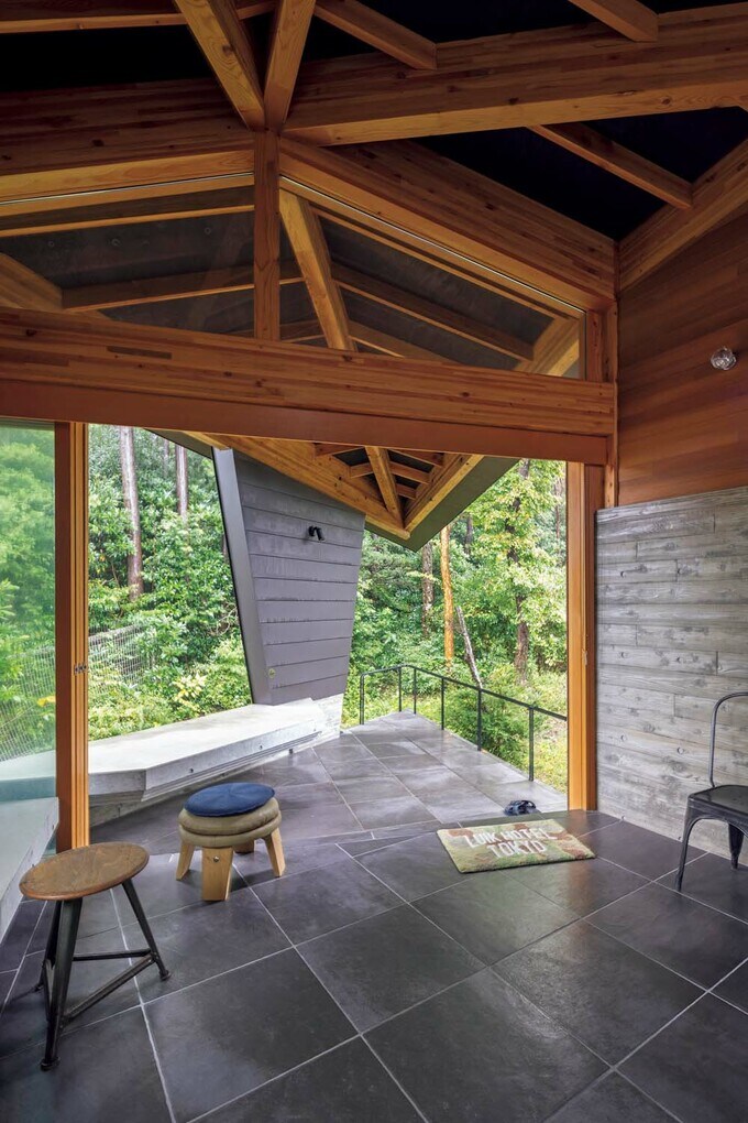 中2階のリビングとつながるテラス