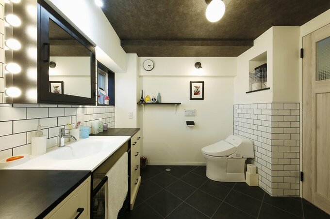 トイレと一体にしたホテルライクな洗面室