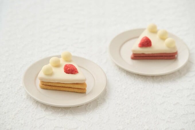 サブレを重ねてショートケーキ風に