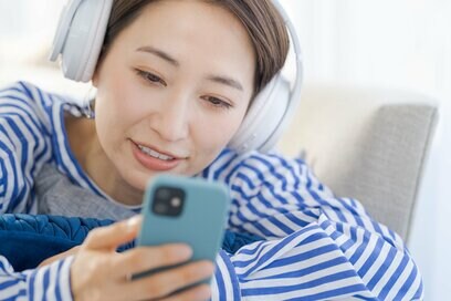 利用が減ったのに契約し続ける「サブスク貧乏」が急増。お金のプロが注意喚起