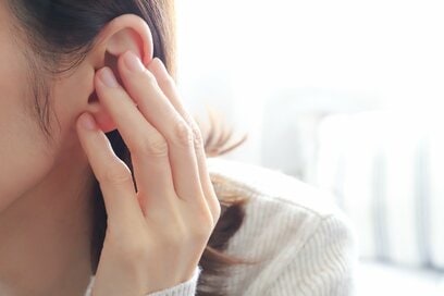 「耳掃除はしなくていい」は本当？耳鼻科医が教える、知らないと危険な“耳ケア”のウソ・ホント