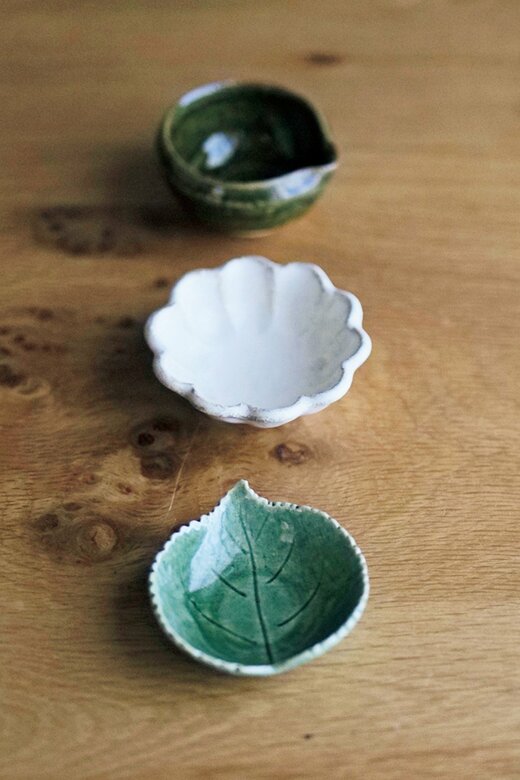 並べられた豆皿や小鉢