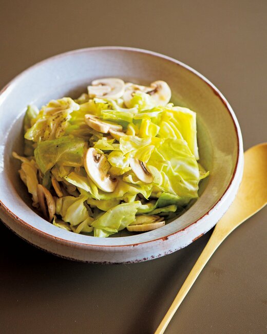 春キャベツとマッシュルームのサラダ