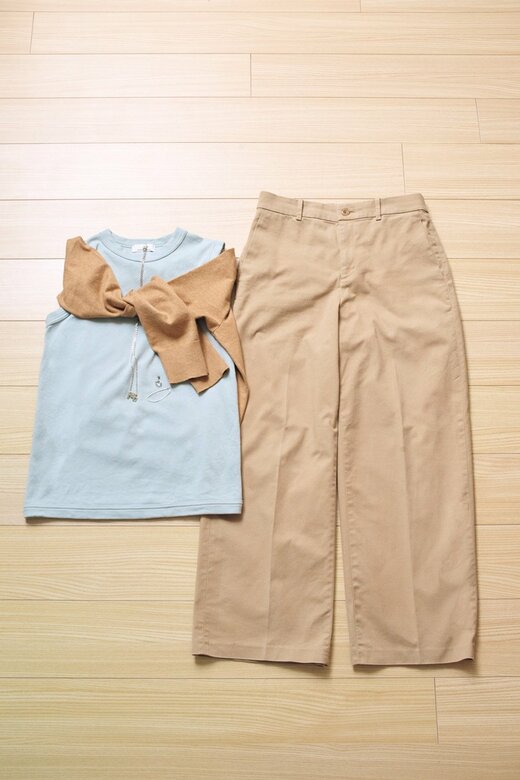 ノースリーブとパンツ、カーディガン